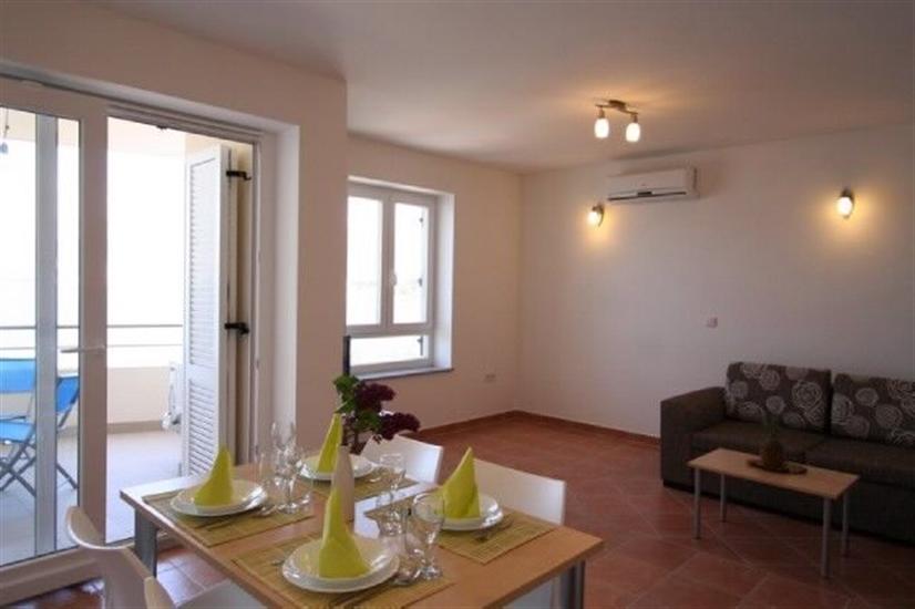 Apartment A1, for 5 persons