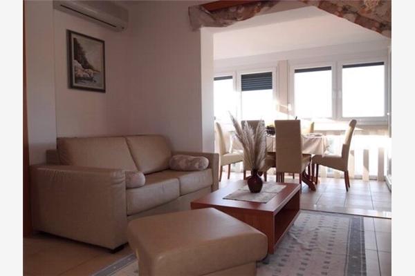 Apartment A5, for 6 persons