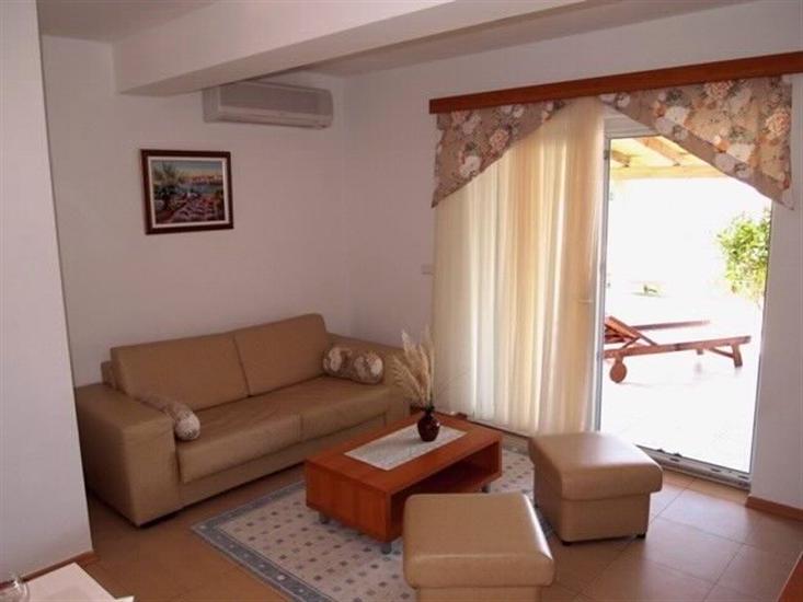 Apartment A2, for 6 persons