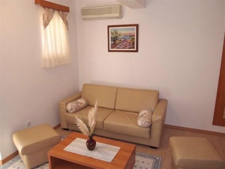 Apartment A8, for 4 persons