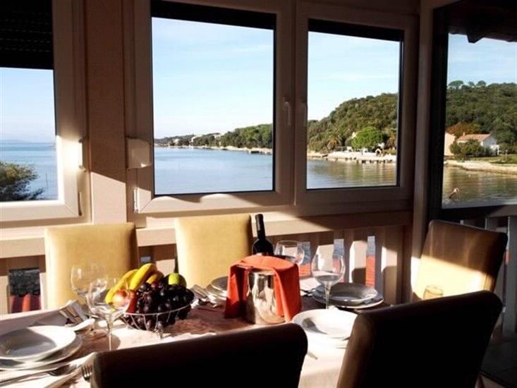 Apartment A6, for 6 persons