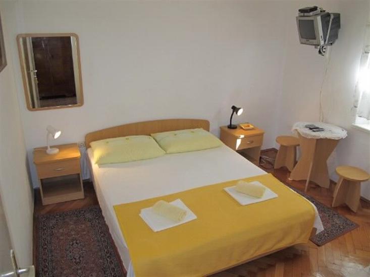 Room S2, for 2 persons