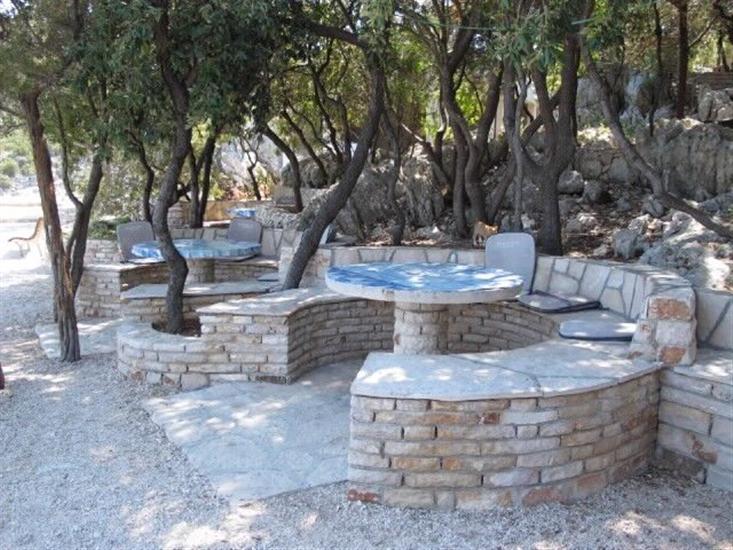 Apartment and Rooms Nikola