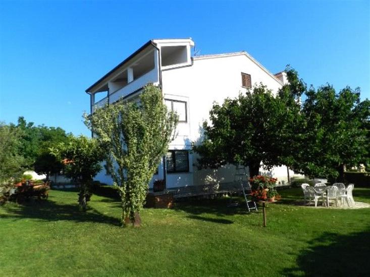 Apartments and Rooms Ana