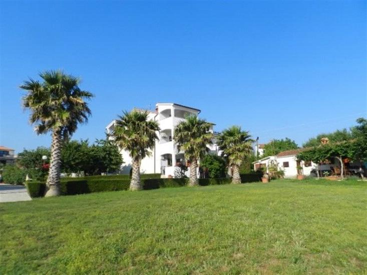 Apartments and Rooms Ana