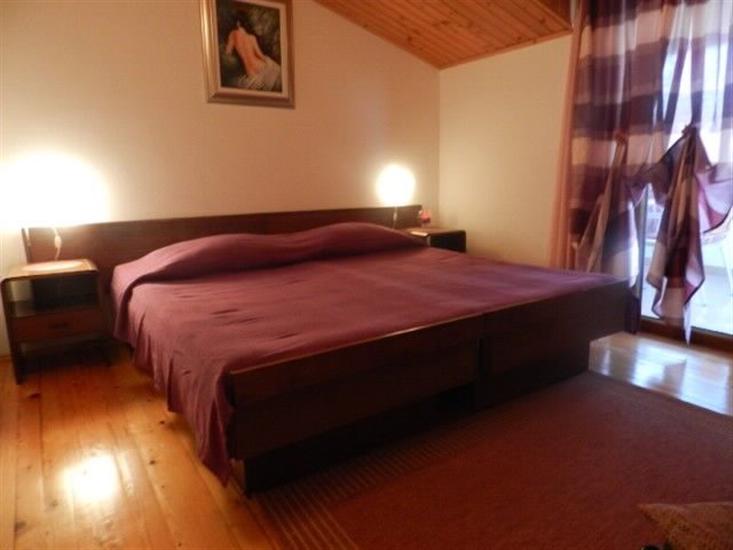 Room S1, for 2 persons