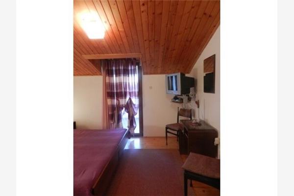 Room S1, for 2 persons