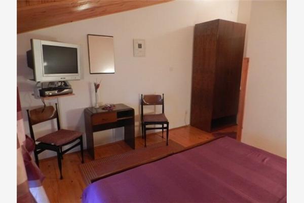 Room S1, for 2 persons