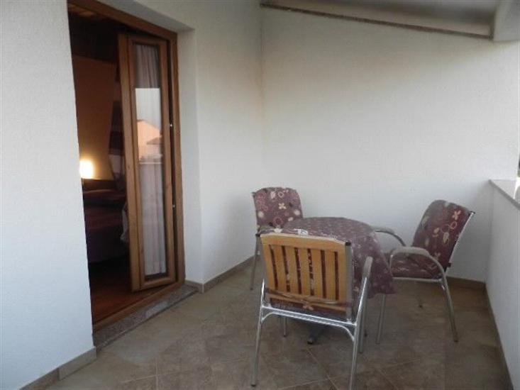 Room S1, for 2 persons