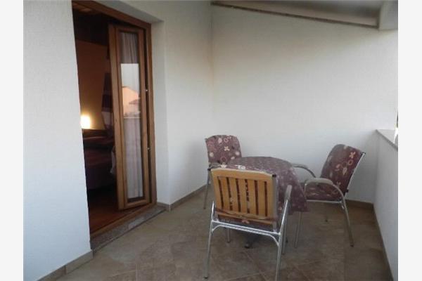 Room S1, for 2 persons