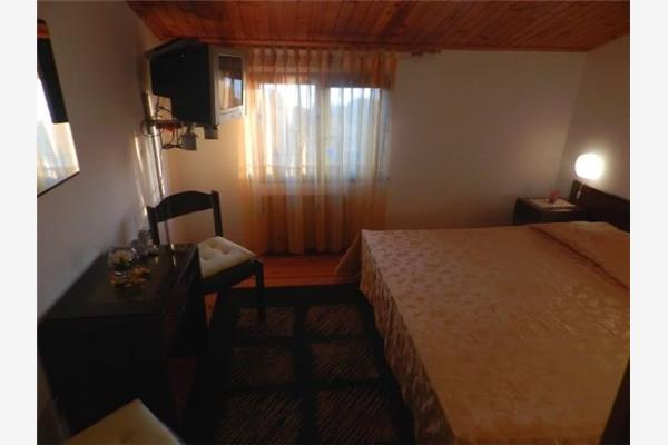 Room S2, for 2 persons