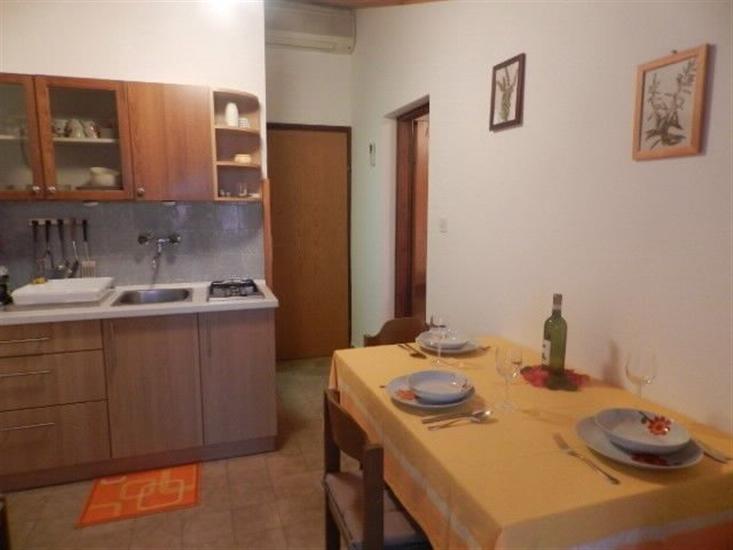 Apartment A1, for 5 persons