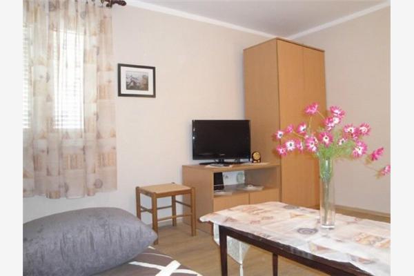 Apartment A2, for 6 persons