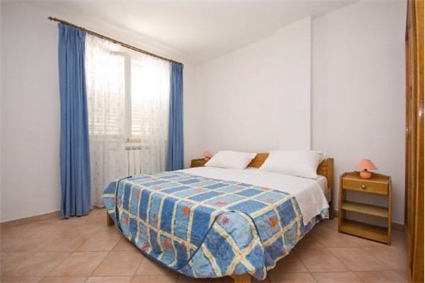 Apartment A8, for 6 persons