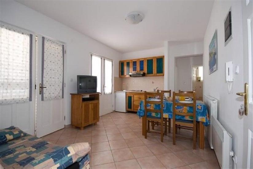 Apartment A7, for 6 persons