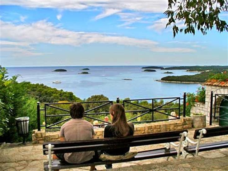 Apartments and Rooms Saša