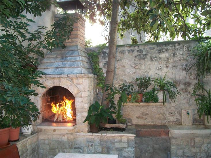 Apartment and Room Ivica