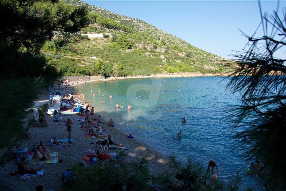 Relaxing-on-the-beach