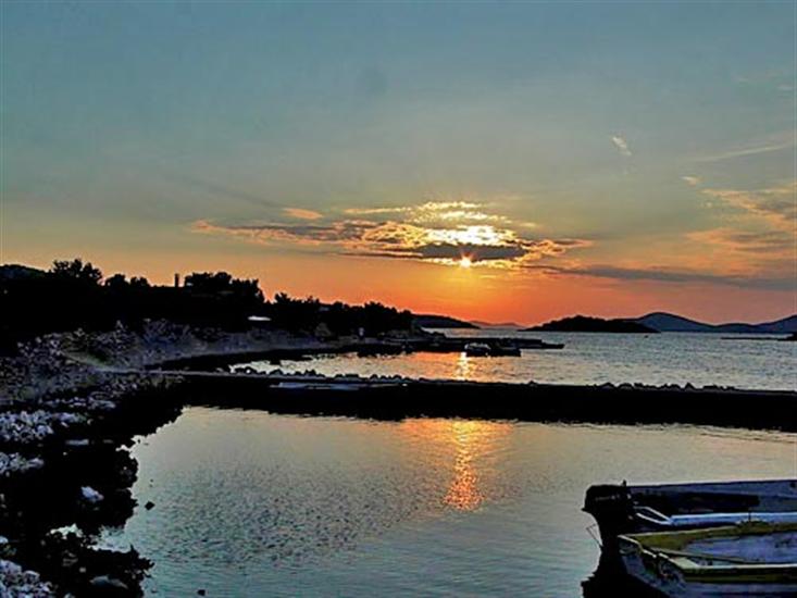 Zizanj - island Zizanj