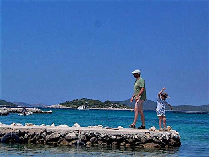 Zizanj - island Zizanj