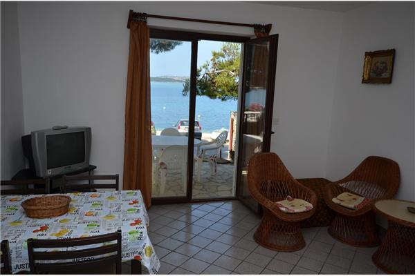 Apartment A1, for 6 persons