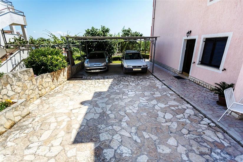 Apartments and Room Ivanka Petar