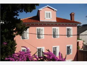 Apartments Vodarić Mali Losinj - island Losinj, Size 50.00 m2, Airline distance to town centre 100 m