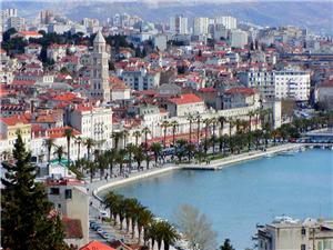 Split-croatia-the-promenade-and-the-old-town