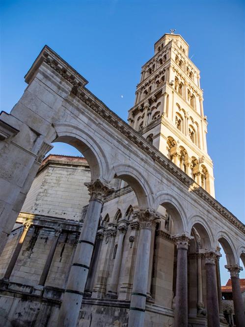 Belltower-of-Saint-Dominus-in-Split