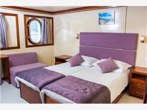 Deluxe-cruise-bedroom