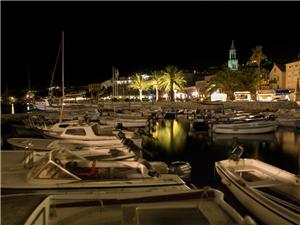 Hvar-night-cruise-Croatia