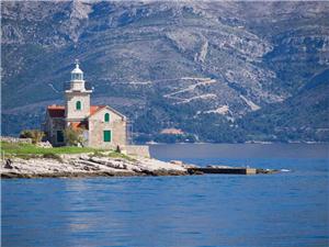 Bike-cruise-Croatia-lighthouse