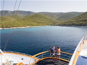 Croatia-cruise-island