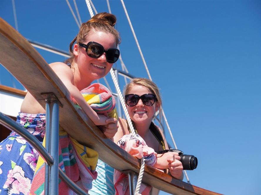 Cruise-sunny-deck-view