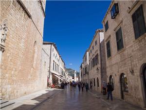 Dubrovnik-Stradun-street-cruise