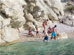 Croatia-secluded-beach-cruise