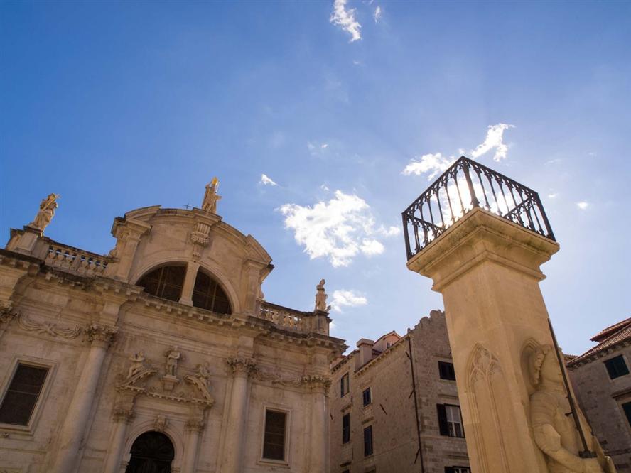 Dubrovnik-church-Croatia-Pillar-of-Orlando