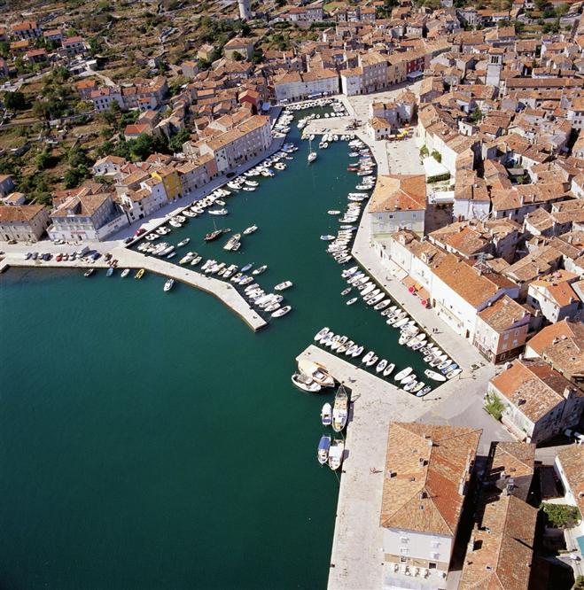 Cres-Croatia-cruise