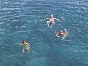 Adriatic-sea-cruise-swimming