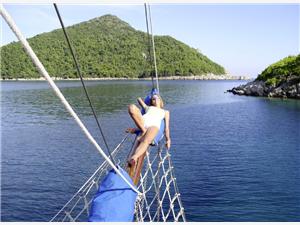 Deck-cruise-Croatia