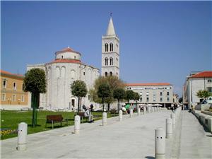 Zadar-church-of-Saint-Donat