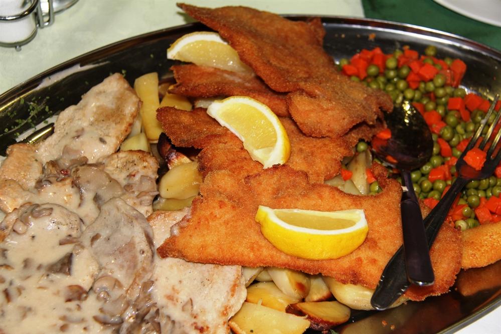 Meat-platter-on-ship