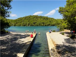 Mljet-National-park-swimming