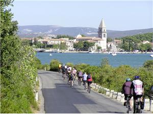 Bike-street-Adriatic-sea