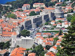 Mestno obzidje Dubrovnika Sobra - otok Mljet Znamenitosti