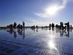 Le Salut au Soleil Maslenica (Zadar) Monuments