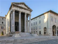 Temple d'Auguste Martinscica - île de Cres Monuments