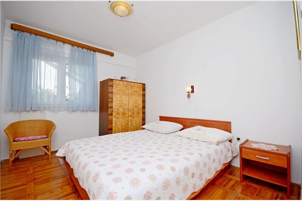 Apartment A1, for 5 persons