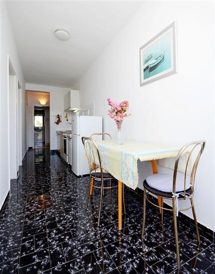 Apartment A1, for 5 persons