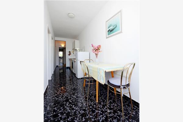 Apartment A1, for 5 persons